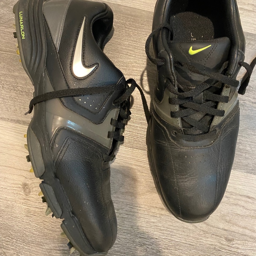 Nike men golf shoes size 8